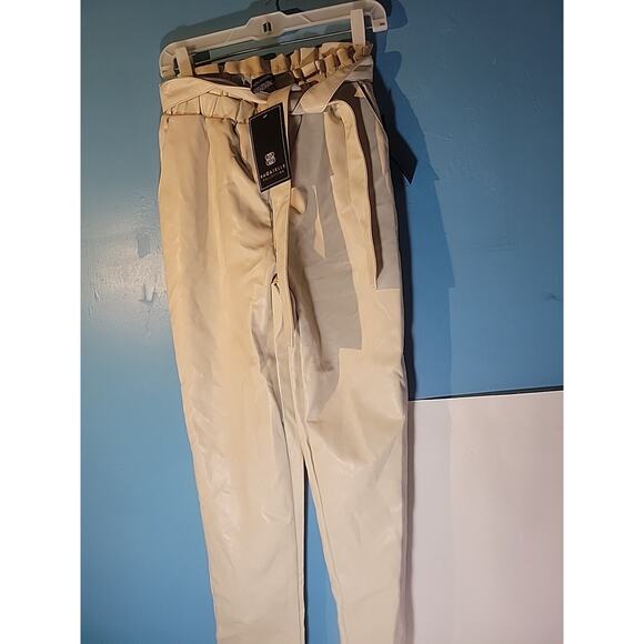 Bagatelle Womens Beige Faux Leather Pants Belted Waist Size XS New With Tags - Picture 1 of 6